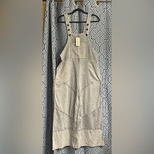 Yak & Yeti capri style jumper NWT